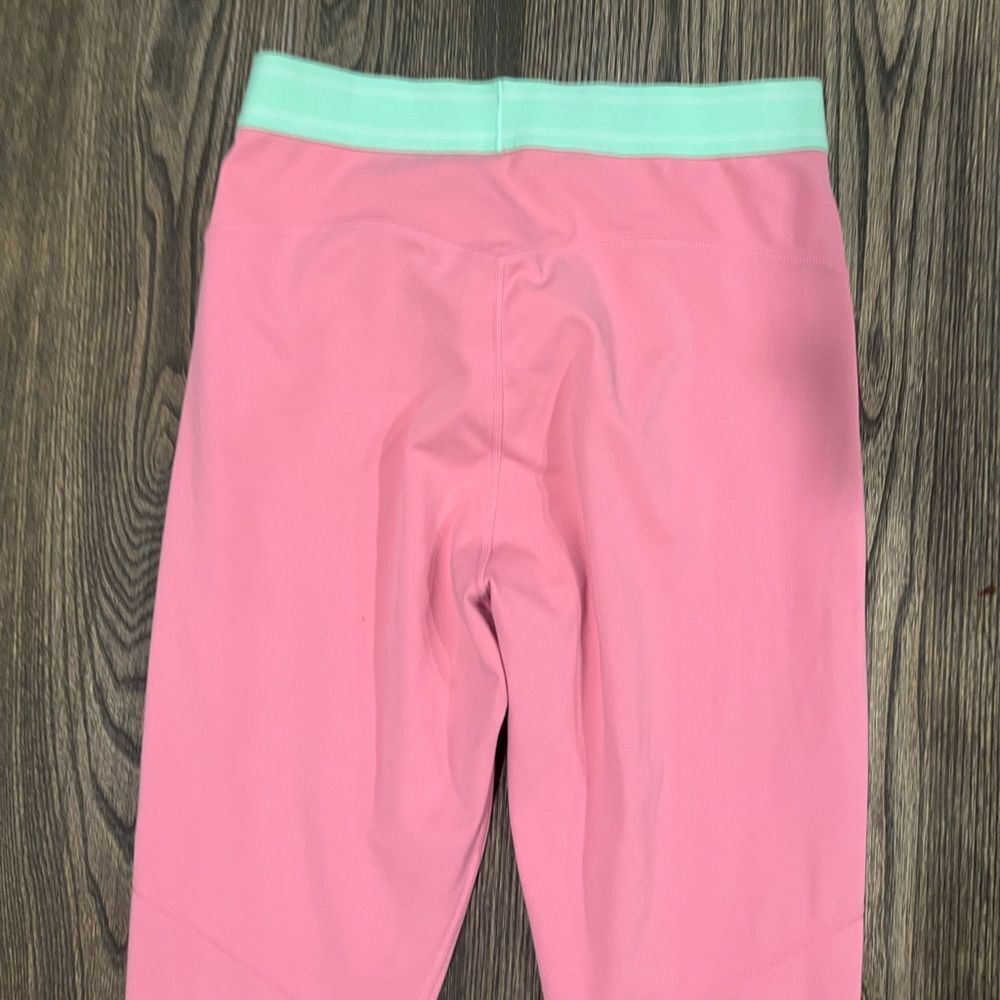 Fabletics Womens Capri Leggings High Rise Elastic Waistband Pull-On Pink Size M - Picture 6 of 6